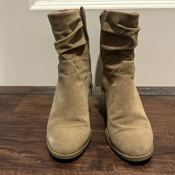 Grey/Tan Scrunchie Booties - Picture 3 of 6